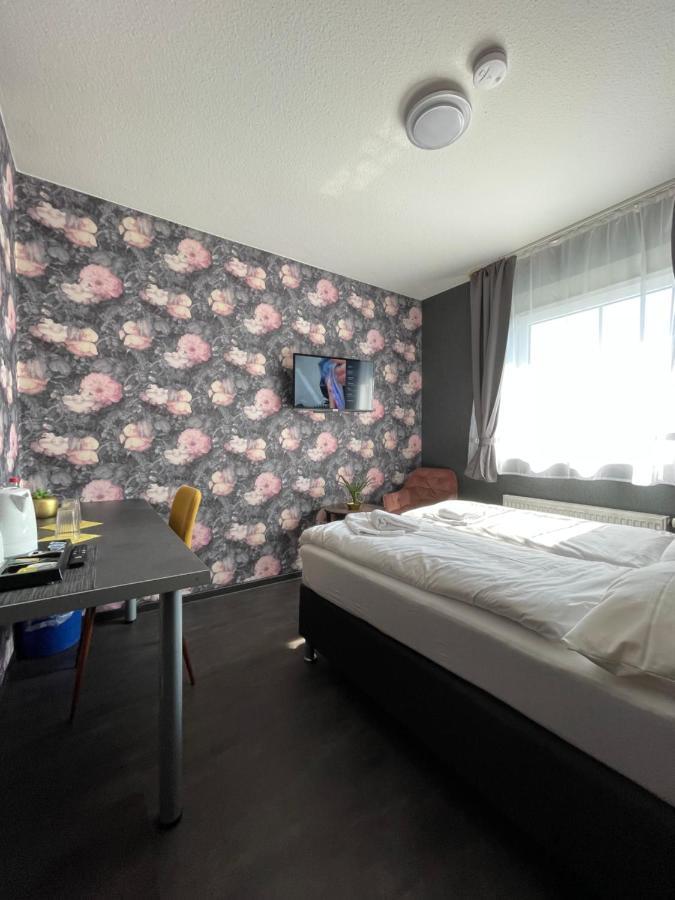 Dua Hotel Sarstedt Exterior foto